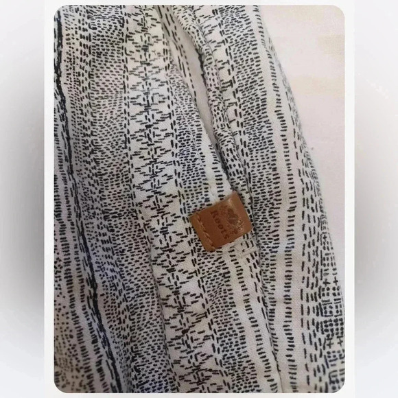 Roots Hemp Collection Black  White Capri Size Small - Picture 10 of 10